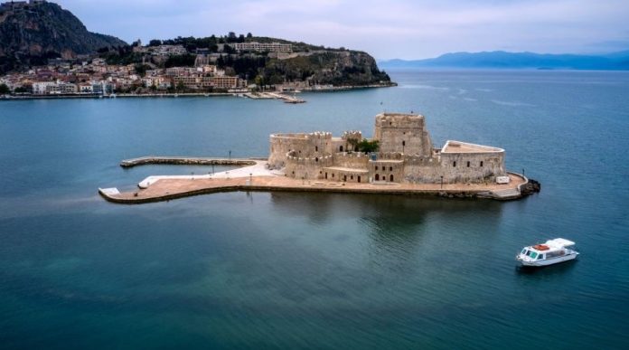 Ξεπουλούν τον εθνικό μας πλούτο:Στο “σφυρί” το Μπούρτζι και το Αχίλλειο