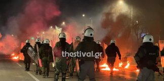 Μολότοφ και χημικά στο κέντρο της Θεσσαλονίκης (video)