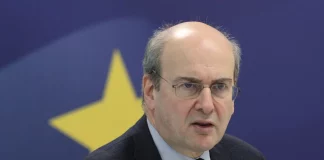 Ο Κωστής, η αντιπροεδρία και το… δακτυλίδι!