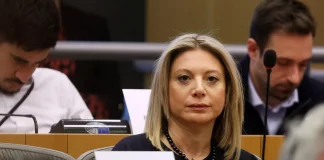 Καρυστιανού σε Φλωρίδη: Υποκριτική και κουτσουρεμένη η πρόταση σύστασης προανακριτικής επιτροπής, για αυτό την υπερψηφίσατε