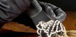 Αγρίνιο: Συνελήφθη 15χρονος για κλοπή κοσμημάτων αξίας 50.000 ευρώ