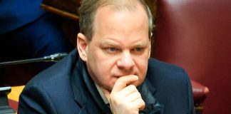 Μετά τον Τριαντόπουλο, η ώρα του Καραμανλή