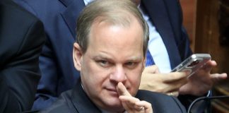 Ο Κυριάκος το είπε με τρόπο, ο Καραμανλής το κατάλαβε;