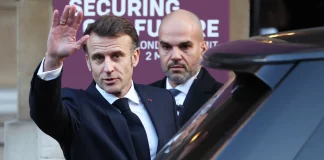 Διάγγελμα Μακρόν με επίθεση σε Ρωσία και Πούτιν: «Παραβιάζει τα σύνορά μας για να δολοφονήσει αντιπάλους, να χειραγωγήσει τις εκλογές»