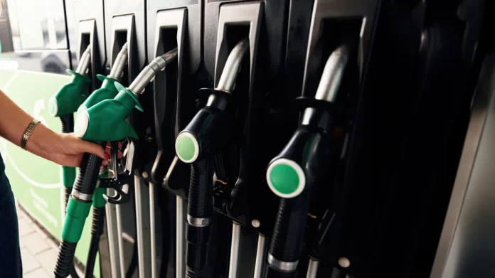 Σε επ’ αόριστον απεργία οι πρατηριούχοι καυσίμων στις Κυκλάδες