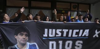 Δίκη για τον θάνατο του Ντιέγκο Μαραντόνα: Σοκαριστικές αποκαλύψεις, του έβαζαν χάπια στο ποτό και τον έπλεναν με λάστιχο