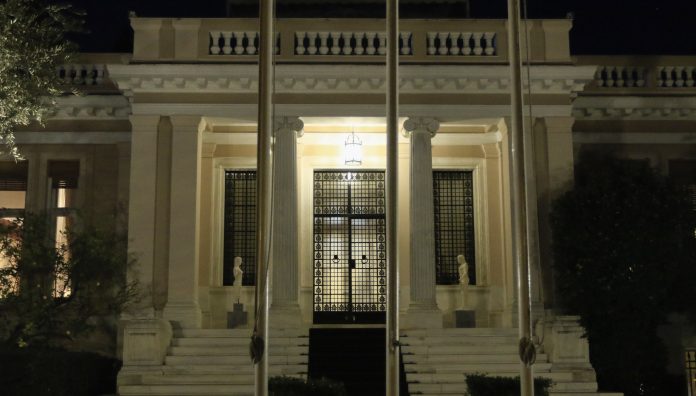 Ανασχηματισμός: Δύο πρόσωπα για μια θέση στο Μαξίμου