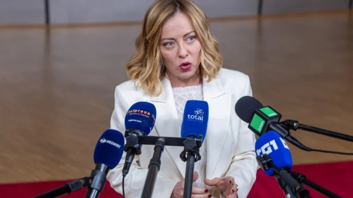 Η αποστολή ευρωπαϊκών στρατευμάτων στην Ουκρανία είναι «η λιγότερο αποτελεσματική λύση», λέει η Μελόνι