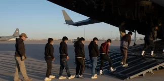 Δικαστικό μπλόκο στον Τραμπ για απελάσεις μεταναστών, ήθελε να χρησιμοποιήσει νόμο του… 1798