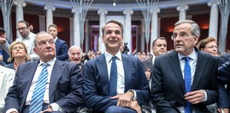 Στη δίνη των Τεμπών και της δημοσκοπικής πτώσης η ΝΔ: Η στόχευση Σαμαρά και η νέα παρέμβαση Καραμανλή