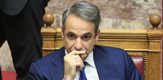 Ο βασιλιάς είναι… γυμνός – Η κυβέρνηση βαδίζει με «ξύλινα πόδια»