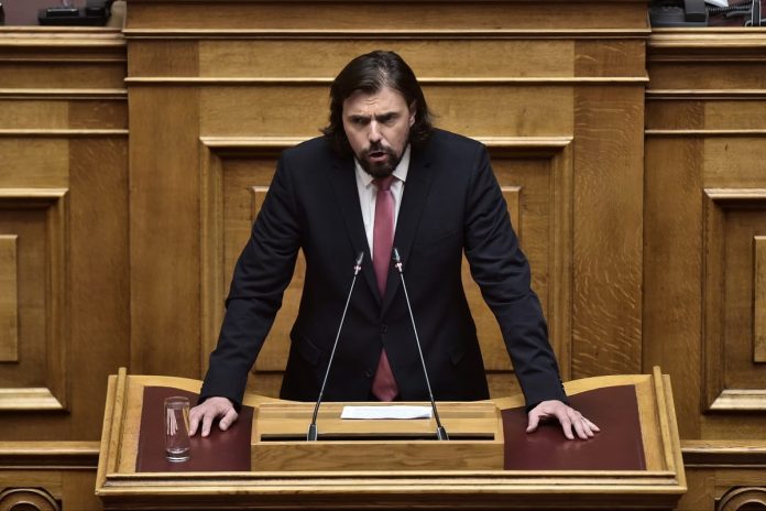 Ο Πέτρος Παππάς προσχωρεί στο ΠΑΣΟΚ – Συναντάται με τον Νίκο Ανδρουλάκη σήμερα
