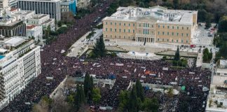 Όταν 8 στους 10 Έλληνες δεν πιστεύουν ούτε την κυβέρνηση, ούτε την αντιπολίτευση: Οι «καμπάνες» των γκάλοπ