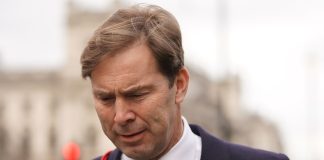 Βρετανός ημιπαράφρων πολιτικός δηλώνει: «Είμαστε σε πόλεμο με τη Ρωσία – Πρέπει να κινητοποιηθούμε»!