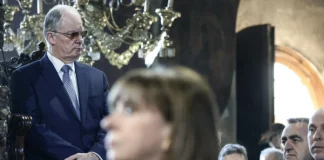 Την ώρα που θα ορκίζεται ο Τασούλας, θα καταθέτουν εις βάρος του μήνυση συγγενείς θυμάτων στα Τέμπη