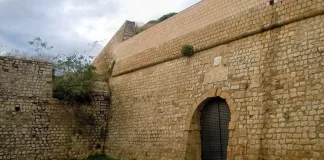 Άνδρας έπεσε από τα Ενετικά Τείχη στο Ηράκλειο – Μεταφέρθηκε στο νοσοκομείο με σοβαρά τραύματα