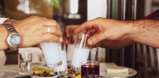 Θανάσιμες «μπόμπες» στην Τουρκία: 160 νεκροί από την αρχή της χρονιάς εξαιτίας δηλητηρίασης από αλκοόλ