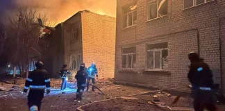 Ενας νεκρός στη Χερσώνα και δώδεκα τραυματίες στη γενέτειρα του Ζελένσκι από ρωσικά πλήγματα