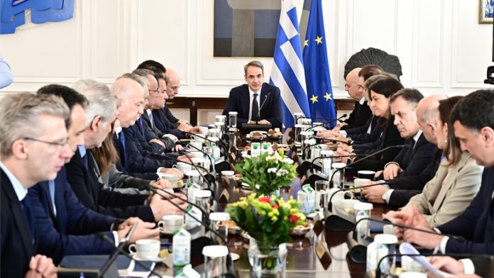 Και τώρα ανασχηματισμός με ανακύκλωση υλικών