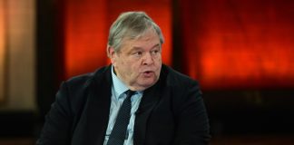 Βενιζέλος για Τριαντόπουλο: Πρόκειται για προφανή καταστρατήγηση του Συντάγματος