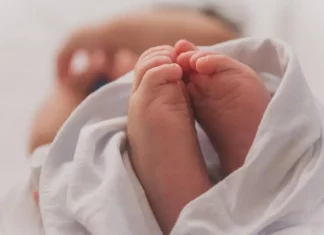 Πάτρα: Βρέφος 7 μηνών νοσηλεύεται με σοβαρές ενδείξεις κακοποίησης – Φέρει κατάγματα και τραύματα στο κεφάλι