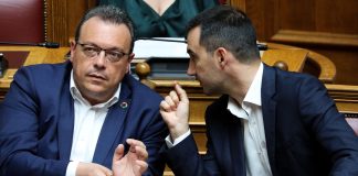 ΣΥΡΙΖΑ: Έμπρακτα και άμεσα βήματα προσέγγισης με τη Νέα Αριστερά επιδιώκει ο Φάμελλος, χωρίς ανταπόκριση, προς το παρόν, από την άλλη πλευρά