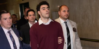 Νομική διαμάχη για τον Λουίτζι Μαντζιόνε – Οι δικηγόροι του καταγγέλλουν πως πήραν παράνομα DNA κερνώντας τον φαγητό