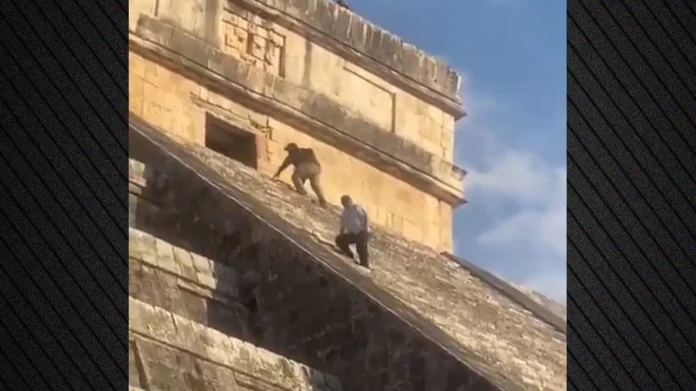 Προπηλάκισαν τουρίστα που ανέβηκε παράνομα σε πυραμίδα των Μάγιας – (VIDEO)