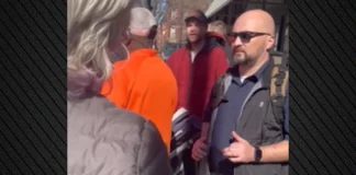 Αντιμέτωπος με φιλοουκρανούς διαδηλωτές ο Βανς με την 3χρονη κόρη του: «Φώναζαν και τρόμαξαν το παιδί»