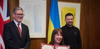 Ζελένσκι: Με τα 2,74 δισ. ευρώ της Βρετανίας θα κατασκευάσουμε όπλα