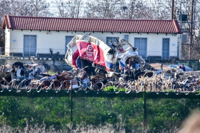 Τέμπη: Σοβαρό πλήγμα για την κυβέρνηση η «ανατίναξη» του ΕΟΔΑΣΑΑΜ