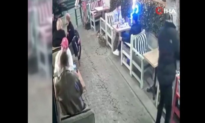 Τουρκία: Σοκάρει η εν ψυχρώ δολοφονία άνδρα σε καφετέρια – Προσοχή σκληρές εικόνες