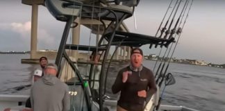 ΗΠΑ: Συνελήφθη 40χρονος βετεράνος του Στρατού που έκανε «ρεσάλτο» στο σκάφος 22χρονου – «Είμαι απλά ένα παιδί»