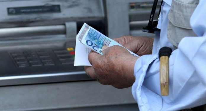 Η μεγάλη «σφαγή» εισοδημάτων την τελευταία τριετία – Πόσο μειώθηκαν