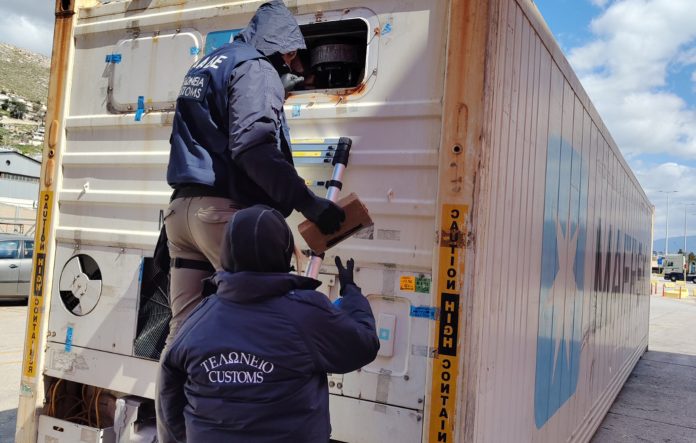 Πρώην ποδοσφαιριστής πίσω από τη διακίνηση κοκαΐνης σε κοντέινερ με μπανάνες