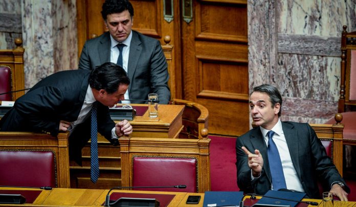 Θερμά τηλεφωνήματα Μητσοτάκη σε Κικίλια και Άδωνι