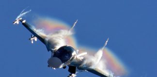 Ρωσικό Su-34 βομβαρδίζει δυτικούς μισθοφόρους στην ανατ. Ουκρανία ενώ η ουκρανική αεράμυνα εκτοξεύει πυραύλους!
