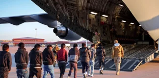 Ομοσπονδιακό δικαστήριο δίνει εντολή στην κυβέρνηση Τραμπ να προειδοποιεί τους μετανάστες 21 μέρες πριν την απέλασή τους