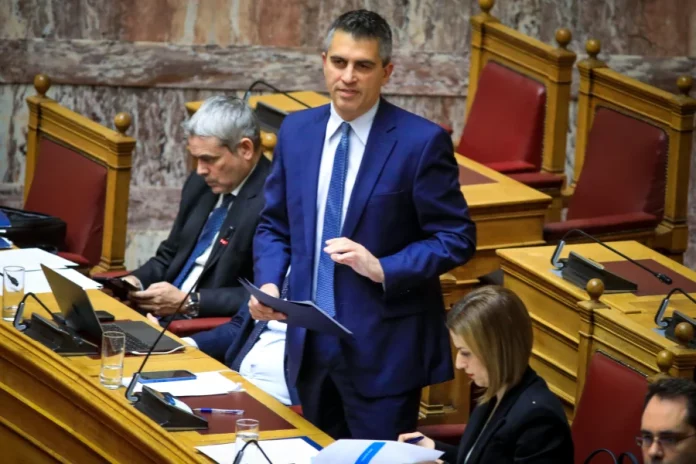 Βουλή: Κόντρα για το πόρισμα του ΕΟΔΑΣΑΑΜ και την παραίτηση Παπαδημητρίου