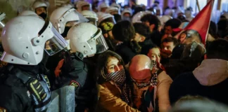 Βίντεο: Ένταση στην Κωνσταντινούπολη, απετράπη πορεία της αντιπολίτευσης υπέρ των Παλαιστινών