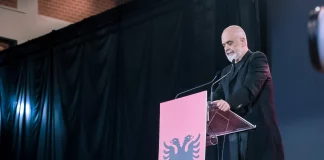 Αλβανία: Ο Ράμα υφαρπάζει τα εδάφη της Εκκλησίας στο μειονοτικό χωριό Βουνό