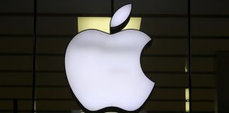 Κομισιόν: Πρόστιμα 500 εκατ. σε Apple και 200 εκατ. ευρώ σε Meta για παράβαση των ψηφιακών κανόνων
