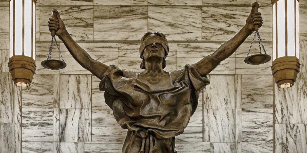 figure-of-justice-237109_1920-e1718744677547