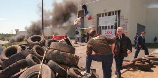 Γαλλία: Νέες επιθέσεις με στόχο φυλακές