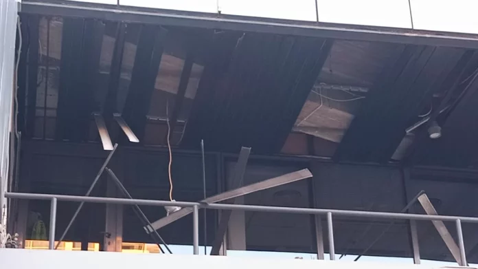 H επόμενη μέρα από την έκρηξη στη Hellenic Train: Ζημιές στον ημιώροφο και σε σταθμευμένα IX – Φωτογραφίες