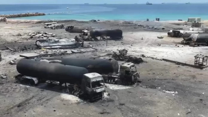 Στους 80 αυξήθηκαν οι νεκροί από τους αμερικανικούς βομβαρδισμούς σε λιμάνι της Υεμένης, λένε οι Χούθι