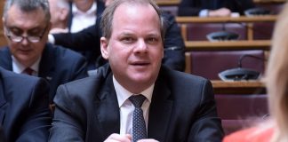 Στη Βουλή δικογραφία για τα Τέμπη που «καίει» τον Κ. Καραμανλή