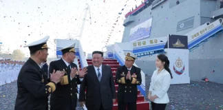 Καθέλκυση βορειοκορεάτικου πολεμικού πλοίου παρουσία του Κιμ Γιονγκ Ουν