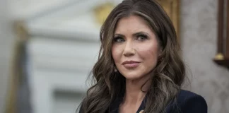 Θύμα κλοπής η υπουργός Εσωτερικής Ασφάλειας των ΗΠΑ – Της έκλεψαν τη τσάντα από εστιατόριο