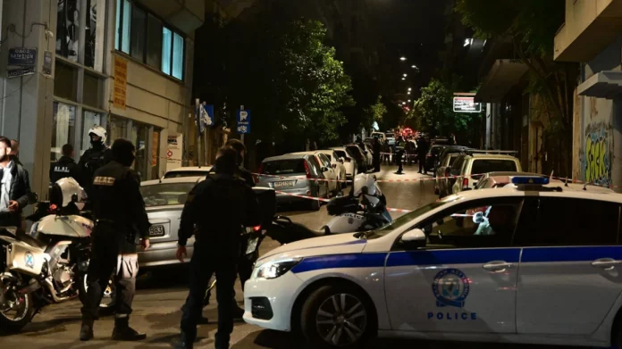 Βγήκαν σαν… κύριοι από τη δομή προσφύγων στα Οινόφυτα, εκτέλεσαν συμπατριώτη τους και «έγιναν καπνός» – Όλο το χρονικό πίσω από τη δολοφονία Τούρκου στην Κυψέλη